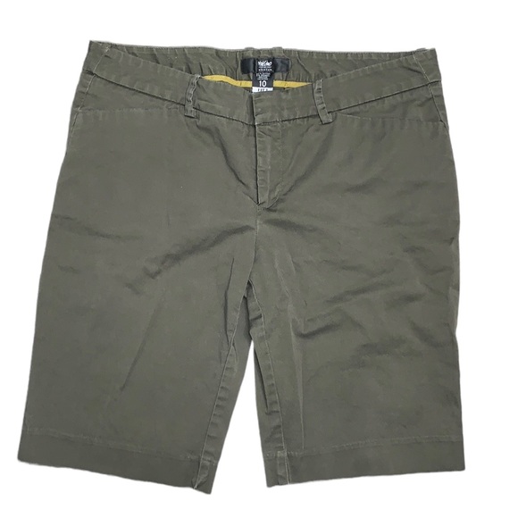 Army Green Long Women’s shorts - Picture 1 of 6